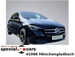 Schwarz Gebraucht 2022 Mercedes B200 Van / Kleinbus | 26.790 € (Guter Preis)