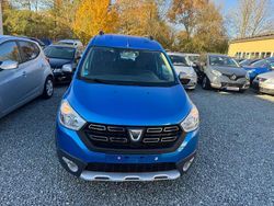 Blau Gebraucht 2017 Dacia Dokker Celebration Kombi | 7.999 € (Superpreis)