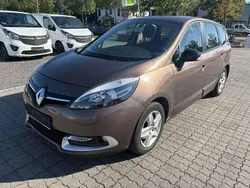 Braun Gebraucht 2015 Renault Scénic III LIMITED Van / Kleinbus | 5.990 € (Fairer Preis)