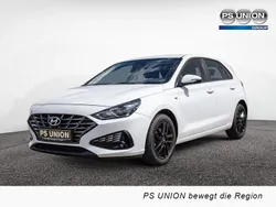 Weiss / atlas white Gebraucht 2022 Hyundai i30 Trend Limousine | 17.450 € (Fairer Preis)
