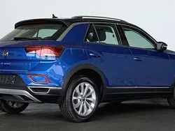 Blau / ravennablau zweifarbig / metallic Gebraucht 2022 VW T-Roc Style SUV | 26.950 € (Guter Preis)
