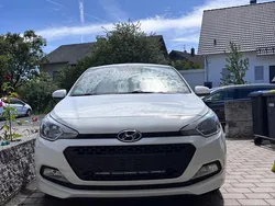 Weiß Gebraucht 2017 Hyundai i20 Classic Kleinwagen | 7.600 € (Guter Preis)