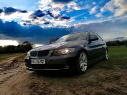 Grau Gebraucht 2005 BMW 320 Limousine | 3.800 € (Fairer Preis)