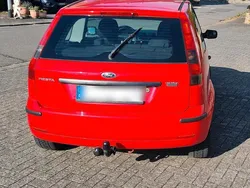 Rot Gebraucht 2004 Ford Fiesta Kleinwagen | 950 € (Superpreis)