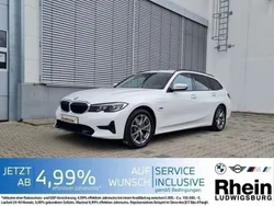 Weiß Gebraucht 2022 BMW 320e Sport Line Limousine | 23.429 € (Guter Preis)