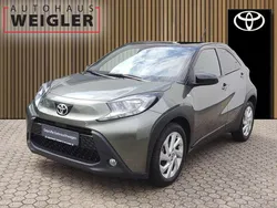 Grün Gebraucht 2022 Toyota Aygo Pulse Kleinwagen | 13.990 € (Fairer Preis)