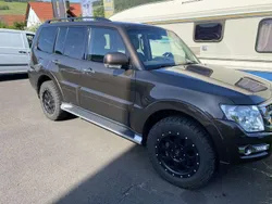 Braun Gebraucht 2016 Mitsubishi Pajero Top SUV | 26.961 € (Superpreis)