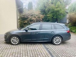 Grau Gebraucht 2021 Skoda Octavia First Edition Kombi | 21.000 € (Fairer Preis)