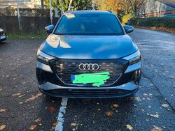 Grau Gebraucht 2023 Audi Q4 e-tron SUV | 29.900 € (Fairer Preis)