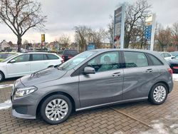 Grau Gebraucht 2015 Mercedes 200 Limousine | 12.999 € (Fairer Preis)