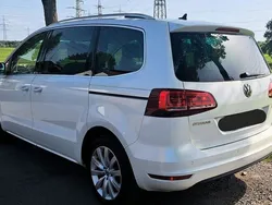 Weiß Gebraucht 2015 VW Sharan Highline Van / Kleinbus | 18.290 € (Fairer Preis)