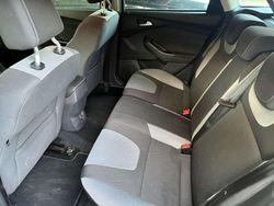 Schwarz Gebraucht 2012 Ford Focus Kombi | 3.900 € (Guter Preis)