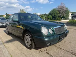 Grün Gebraucht 1997 Mercedes E280 Limousine | 2.950 € (Guter Preis)