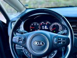Schwarz Gebraucht 2014 Kia Carens Van / Kleinbus | 8.650 € (Fairer Preis)