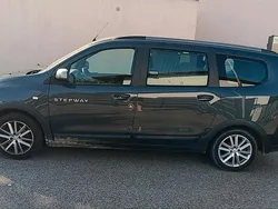 Blau Gebraucht 2021 Dacia Lodgy Stepway Van / Kleinbus | 15.100 € (Fairer Preis)
