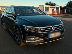 Schwarz Gebraucht 2020 VW Passat Alltrack R-line Kombi | 16.895 € (Teuer)