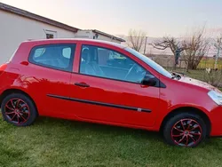 Rot Gebraucht 2009 Renault Clio II Expression Limousine | 1.750 € (Guter Preis)