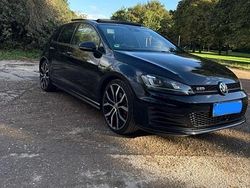 Schwarz Gebraucht 2016 VW Golf VII GTD Limousine | 21.000 €