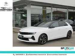 Jade weiß Gebraucht 2024 Opel Astra GS Line Limousine | 24.390 € (Fairer Preis)