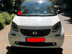 Weiß Gebraucht 2017 Smart ForTwo Coupé Coupé | 6.999 €