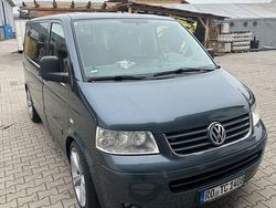 Grau Gebraucht 2007 VW Multivan Van | 9.000 €