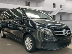 Schwarz Gebraucht 2021 Mercedes V220 Van / Kleinbus | 29.900 € (Fairer Preis)