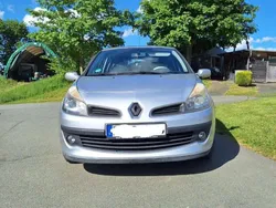 Silber Gebraucht 2006 Renault Clio II Dynamique Limousine | 2.800 € (Etwas zu teuer)