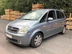 Silber Gebraucht 2005 Opel Meriva Van / Kleinbus | 1.499 € (Guter Preis)