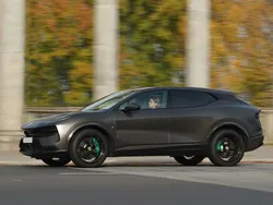 Schwarz Gebraucht 2024 Lotus Eletre SUV | 110.000 €