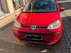 Rot Gebraucht 2017 VW up! move up! Kleinwagen | 8.000 € (Fairer Preis)