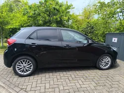 Schwarz Gebraucht 2017 Kia Rio DREAM-TEAM Edition Limousine | 10.100 € (Guter Preis)