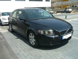 Schwarz metallic Gebraucht 2005 Volvo S40 Momentum Limousine | 7.000 €