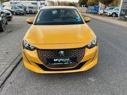 Gelb Gebraucht 2021 Peugeot e-208 Active Kleinwagen | 14.799 € (Fairer Preis)