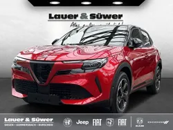 Rot Gebraucht 2024 Alfa Romeo Junior Edizione Speciale Limousine | 41.480 € (Guter Preis)