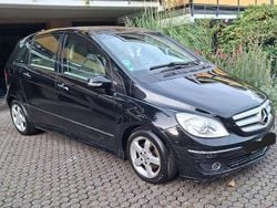 Schwarz Gebraucht 2005 Mercedes 200 Kleinwagen | 1.900 € (Guter Preis)