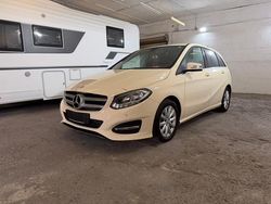 Beige Gebraucht 2017 Mercedes B180 Van / Kleinbus | 4.990 € (Fairer Preis)