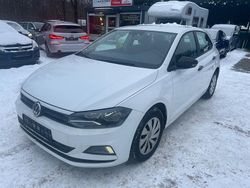 Weiß Gebraucht 2018 VW Polo Trendline Kleinwagen | 8.850 € (Etwas zu teuer)