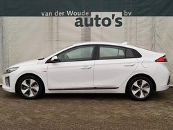 Weiß Gebraucht 2018 Hyundai Ioniq Comfort Kleinwagen | 12.900 € (Fairer Preis)