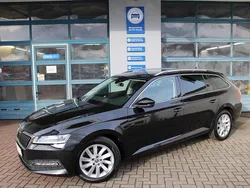 Schwarz Gebraucht 2023 Skoda Superb Style Kombi | 34.779 € (Guter Preis)