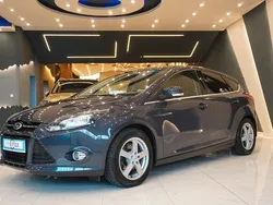 Braun Gebraucht 2012 Ford Focus Titanium Limousine | 6.899 € (Fairer Preis)