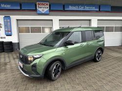 Bursting green Gebraucht 2024 Ford Tourneo Courier Active Van / Kleinbus | 23.990 € (Guter Preis)