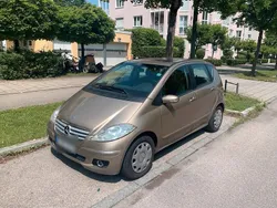 Gelb Gebraucht 2004 Mercedes A180 Kleinwagen | 1.100 € (Fairer Preis)