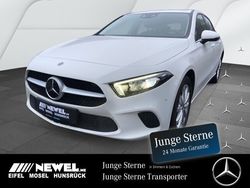 Polarweiß Gebraucht 2021 Mercedes A250 Limousine | 26.988 € (Teuer)