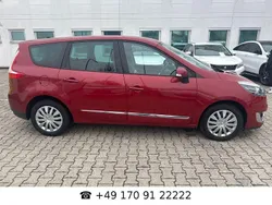 Rot Gebraucht 2012 Renault Scénic III Dynamique Van / Kleinbus | 9.290 € (Etwas zu teuer)