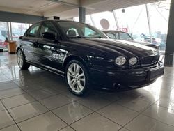 Schwarz Gebraucht 2007 Jaguar X-type Executive Limousine | 14.990 €