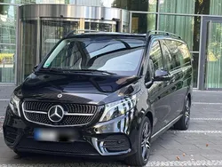Schwarz Gebraucht 2022 Mercedes V300 AMG Van / Kleinbus | 59.990 € (Etwas zu teuer)