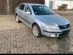 Grau Gebraucht 2008 Skoda Octavia Limousine | 3.799 € (Fairer Preis)