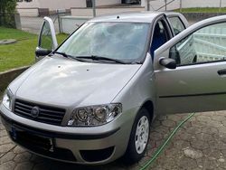 Grau Gebraucht 2005 Fiat Punto Active Kleinwagen | 2.150 € (Etwas zu teuer)