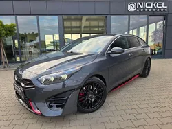 Grau Gebraucht 2023 Kia ProCeed GT Kleinwagen | 31.999 € (Etwas zu teuer)