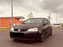 Schwarz Gebraucht 2005 VW Golf IV Sportline Kleinwagen | 2.499 € (Fairer Preis)